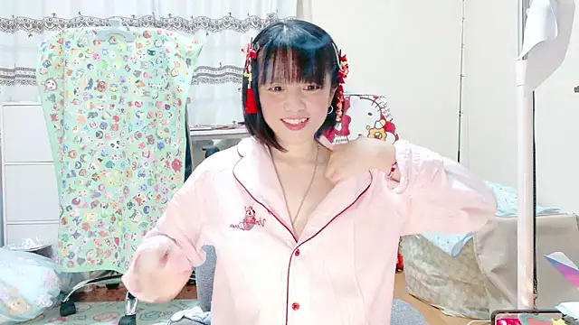 Snapshot of renapiyon8182 chatting on May 30, 8:50 pm renapiyon8182 online show from May 30, 8:50 pm