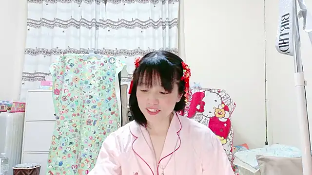 Snapshot of renapiyon8182 chatting on July 11, 8:33 pm renapiyon8182 online show from July 11, 8:33 pm