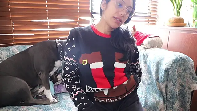 Snapshot of fergie21 chatting on December 18, 2:28 pm fergie21 online show from December 18, 2:28 pm