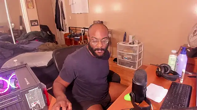 MrChuckDailyXXX online show from January 21, 7:37 am