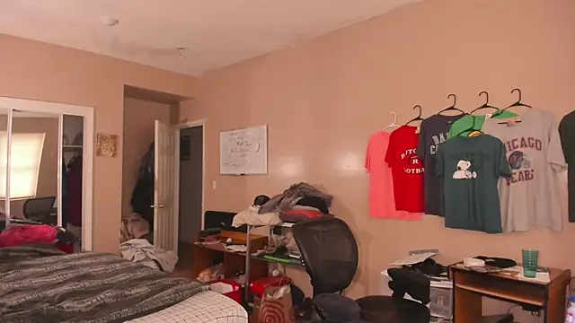 MrChuckDailyXXX online show from November 6, 1:45 pm