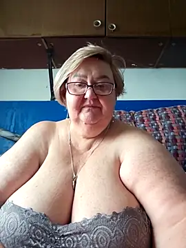 Snapshot of Awn290668 chatting on September 14, 6:12 am Awn290668 online show from September 14, 6:12 am