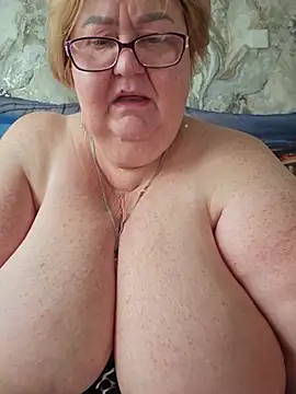 Snapshot of Awn290668 chatting on June 17, 5:21 am Awn290668 online show from June 17, 5:21 am