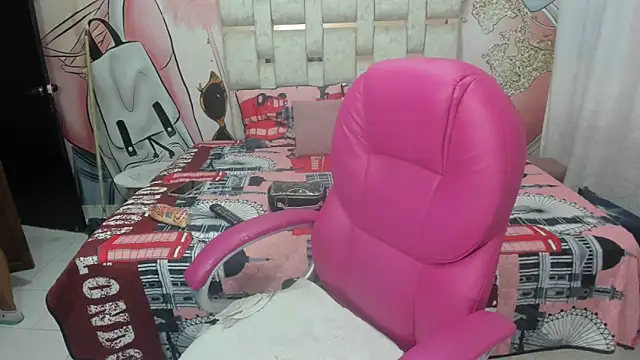 EMMA SWEETT1 online show from February 12, 12:22 pm