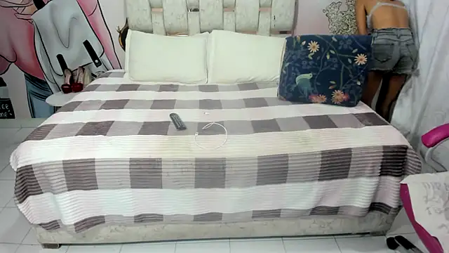 EMMA SWEETT1 online show from March 15, 3:27 pm