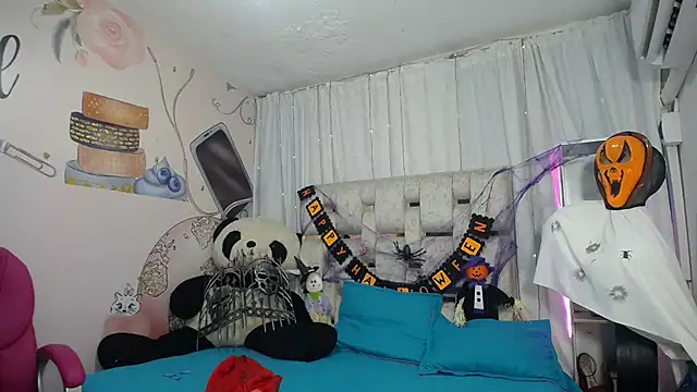 EMMA SWEETT1 online show from November 3, 12:39 pm