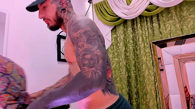 dilan scootk  online show from December 4, 7:33 pm