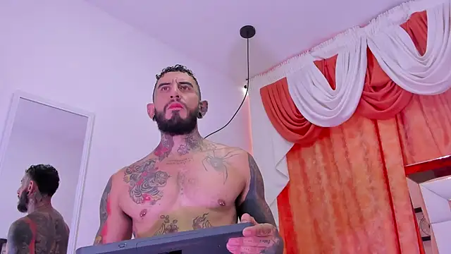 dilan scootk  online show from April 22, 7:26 pm