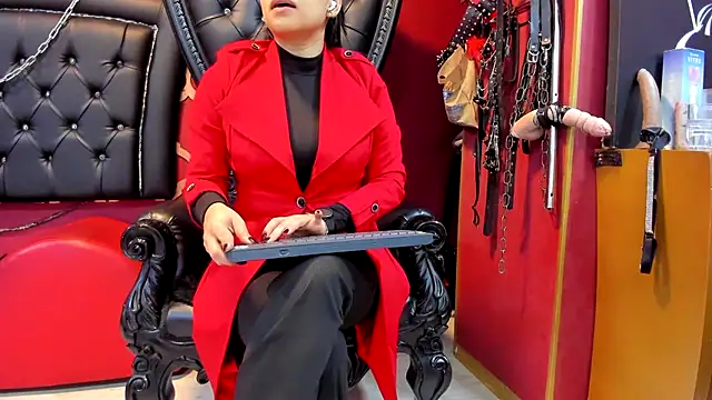 Mistressviictoria online show from March 4, 11:19 am