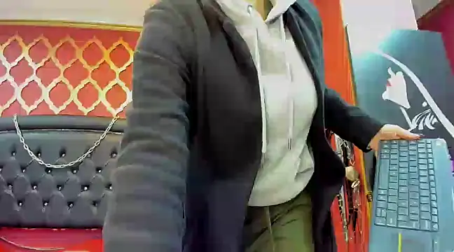 Mistressviictoria online show from March 13, 11:30 am