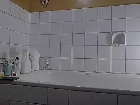 Snapshot of kisstoyousoon2024 chatting on January 17, 6:02 pm kisstoyousoon2024 online show from January 17, 6:02 pm