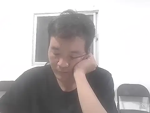 Snapshot of kisstoyousoon2024 chatting on November 18, 8:02 pm kisstoyousoon2024 online show from November 18, 8:02 pm