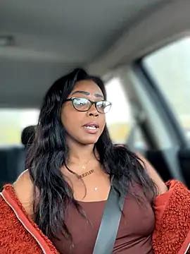 Snapshot of Blazerina chatting on November 6, 7:59 pm Blazerina online show from November 6, 7:59 pm