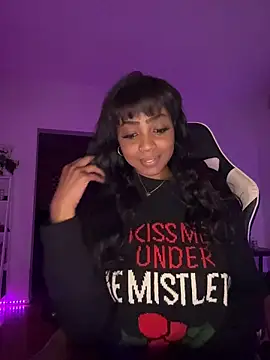 Snapshot of Blazerina chatting on December 5, 6:33 am Blazerina online show from December 5, 6:33 am