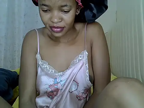 Snapshot of pretty_betty chatting on May 14, 10:55 am pretty betty online show from May 14, 10:55 am