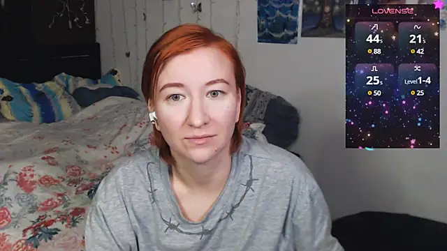 Snapshot of licentia__poetica chatting on December 24, 2:21 am licentia poetica online show from December 24, 2:21 am