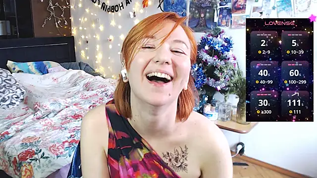 Snapshot of licentia__poetica chatting on January 1, 8:13 am licentia poetica online show from January 1, 8:13 am