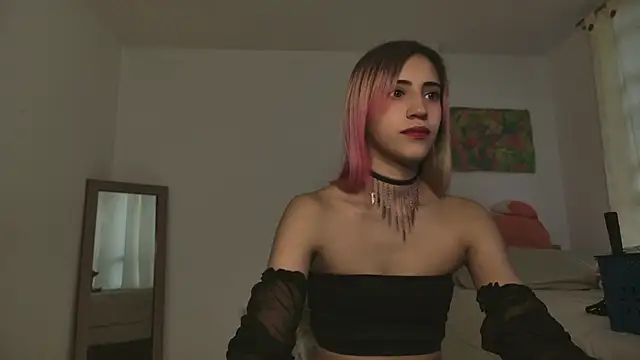 Snapshot of linnie_ chatting on March 8, 11:07 pm linnie  online show from March 8, 11:07 pm