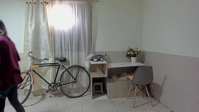 Snapshot of linnie_ chatting on October 29, 4:31 pm linnie  online show from October 29, 4:31 pm