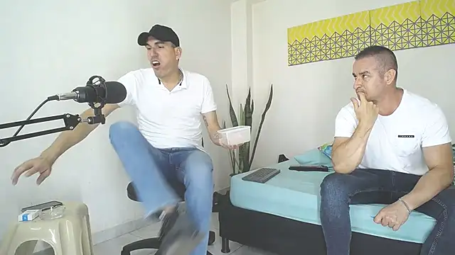 Snapshot of jayydenandjacob chatting on February 1, 7:13 pm jayydenandjacob online show from February 1, 7:13 pm