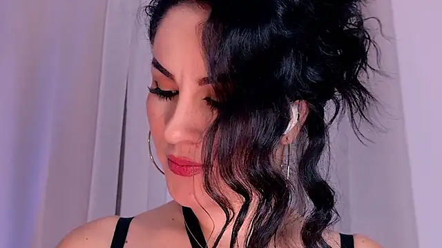 Pamela Rosal online show from June 16, 1:25 pm