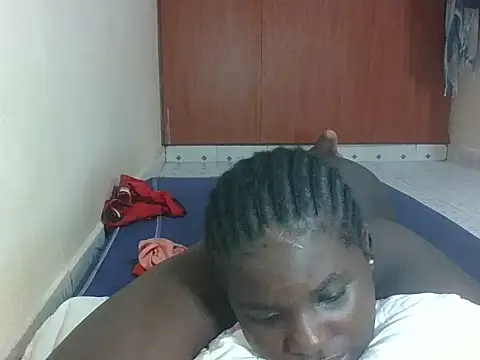 Snapshot of hotebbbyy chatting on May 6, 8:19 am hotebbbyy online show from May 6, 8:19 am