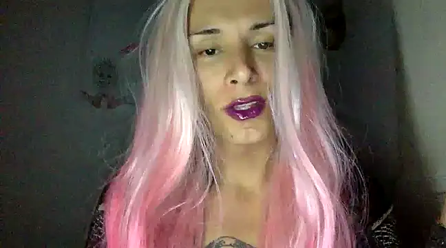 Snapshot of Thematrioshkaoficial24 chatting on December 7, 3:25 am Thematrioshkaoficial24 online show from December 7, 3:25 am