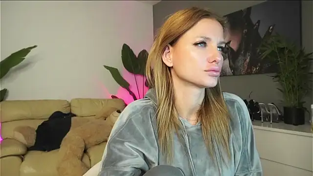 SweetBlondy35 online show from November 14, 5:55 pm