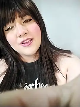 ItsNaiixa online show from May 2, 9:42 pm
