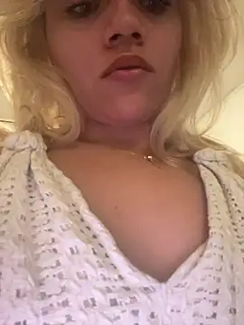 Snapshot of Sweet_MaryJane2 chatting on July 16, 7:58 am Sweet MaryJane2 online show from July 16, 7:58 am