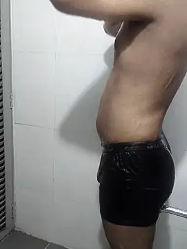 Snapshot of hottboy_39 chatting on October 23, 12:48 pm hottboy 39 online show from October 23, 12:48 pm