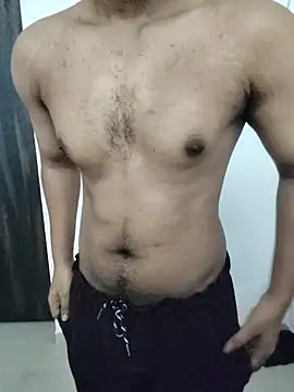Snapshot of hottboy_39 chatting on July 9, 6:39 am hottboy 39 online show from July 9, 6:39 am