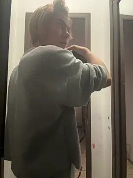 tanyagrey online show from November 12, 6:47 am