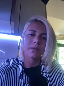 Snapshot of tanyagrey chatting on June 18, 12:20 pm tanyagrey online show from June 18, 12:20 pm
