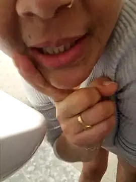 lamorbosa37 online show from February 18, 2:24 pm