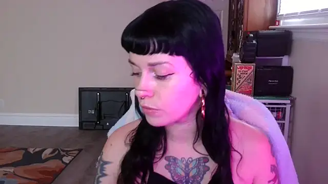 Snapshot of Marcelinegoddess chatting on February 20, 5:02 pm Marcelinegoddess online show from February 20, 5:02 pm