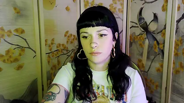 Snapshot of Marcelinegoddess chatting on March 31, 3:19 am Marcelinegoddess online show from March 31, 3:19 am