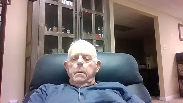 Snapshot of bootlegmanz chatting on October 11, 10:08 pm bootlegmanz online show from October 11, 10:08 pm