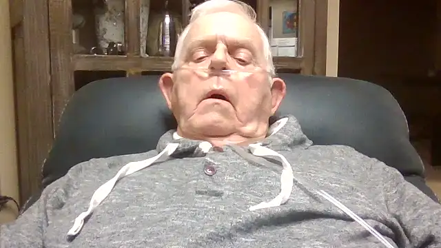 Snapshot of bootlegmanz chatting on October 24, 9:33 pm bootlegmanz online show from October 24, 9:33 pm