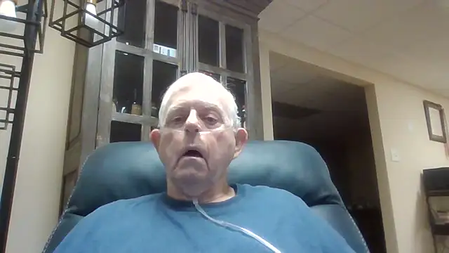 Snapshot of bootlegmanz chatting on November 13, 5:34 pm bootlegmanz online show from November 13, 5:34 pm