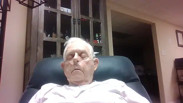 Snapshot of bootlegmanz chatting on November 18, 2:54 pm bootlegmanz online show from November 18, 2:54 pm