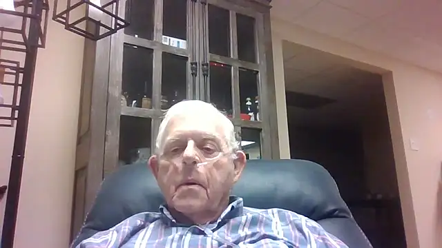 Snapshot of bootlegmanz chatting on November 22, 2:32 am bootlegmanz online show from November 22, 2:32 am