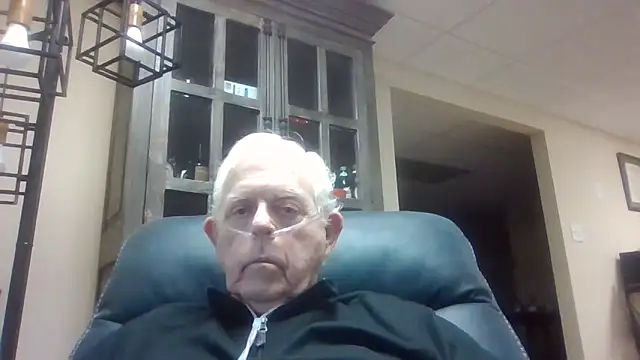 Snapshot of bootlegmanz chatting on November 29, 8:12 pm bootlegmanz online show from November 29, 8:12 pm