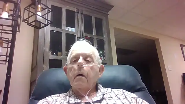 Snapshot of bootlegmanz chatting on December 2, 4:46 pm bootlegmanz online show from December 2, 4:46 pm