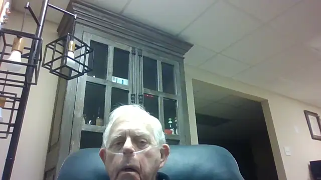 Snapshot of bootlegmanz chatting on December 17, 6:58 pm bootlegmanz online show from December 17, 6:58 pm