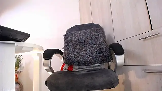 camilasexy111 online show from January 5, 9:36 pm