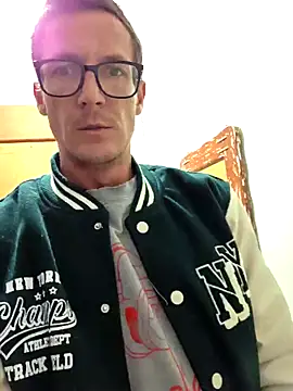 Snapshot of TheSouthernKing chatting on December 22, 10:07 pm TheSouthernKing online show from December 22, 10:07 pm