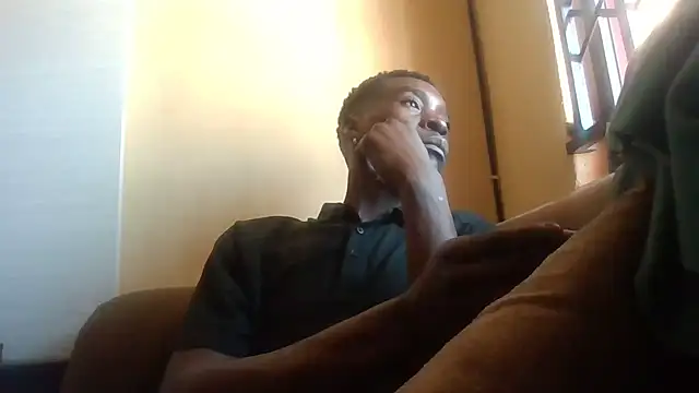 Snapshot of SmallGoodNutts chatting on November 5, 9:31 am SmallGoodNutts online show from November 5, 9:31 am