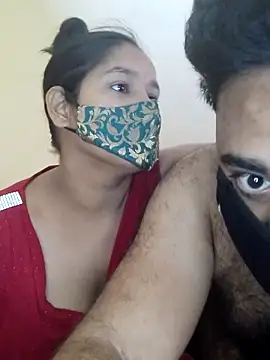 Snapshot of IND_COUPLE1 chatting on June 19, 7:12 am IND COUPLE1 online show from June 19, 7:12 am