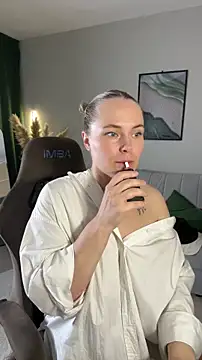 Charming Daphny online show from June 12, 6:34 am